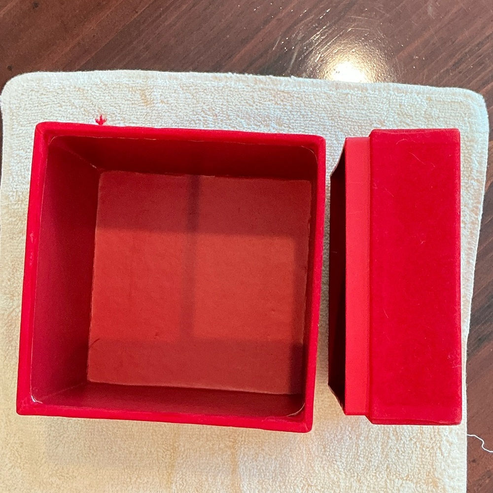 Red Velvet Storage Box - Picture 7 of 10